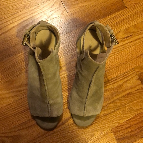 Cute suede booties 🥾 - Picture 2 of 6